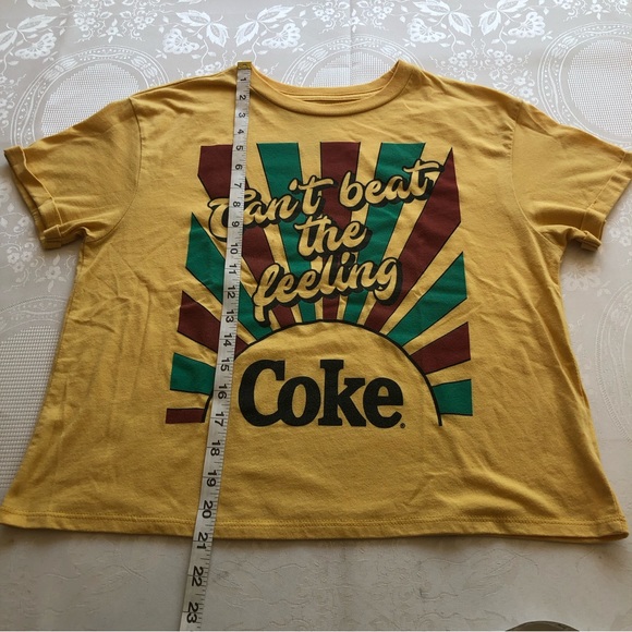 Coca-Cola Women’s Size L Yellow Cropped T-Shirt Short Sleeves Can’t Beat Feeling - Picture 12 of 16
